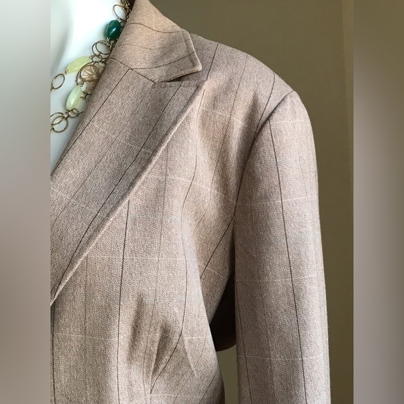 Signature By Larry Levine one Button TanBlazer Chalk Stripe Fabric Jacket SZ 18 - Picture 2 of 16